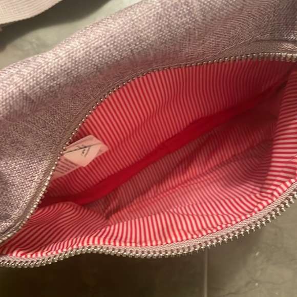 Herschel 15 Hip Bag - Picture 3 of 6